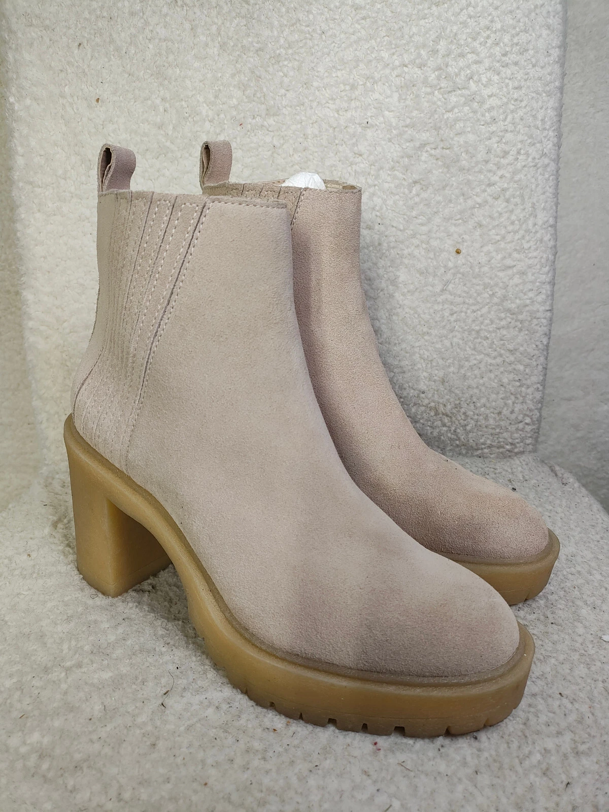 Dolce Vita Celia Women Boots 8M Beige Suede PullOn Block Heel Ankle Bootie Shoes
Opens in a new wind