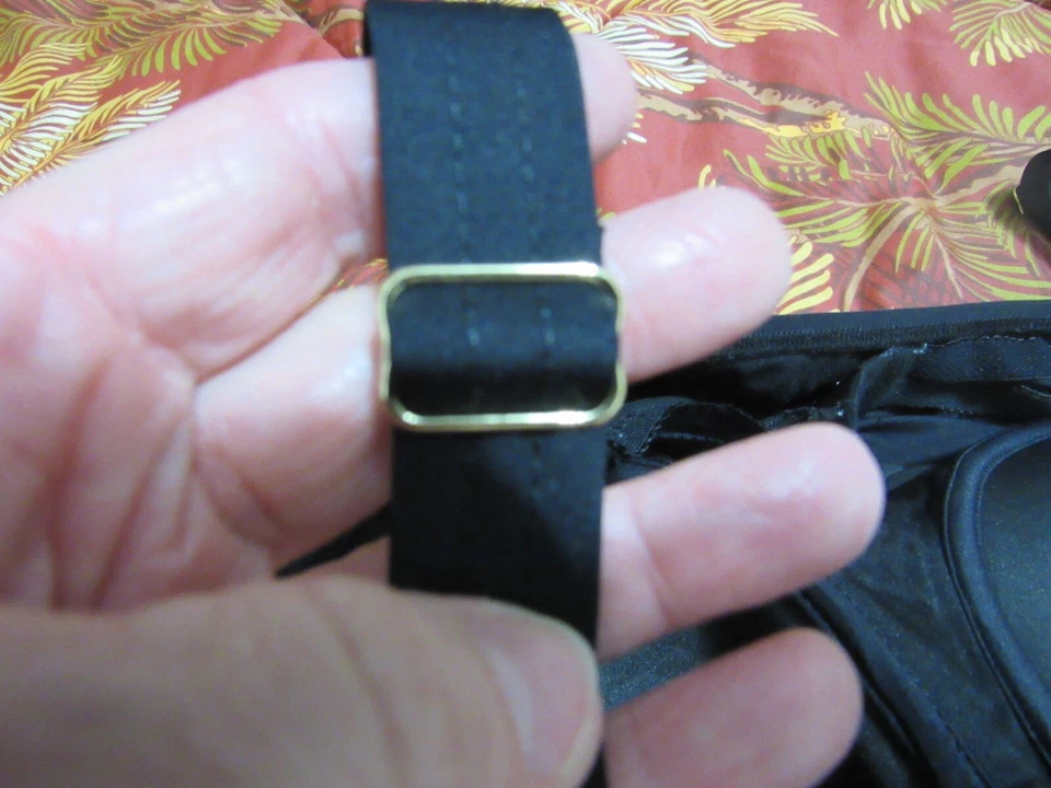 ALEX MARIE, TRAJE DE BAÑO COMPLETO PARA MUJER NEGRO/ROSA NYLON BL PAISLEY CON FALDA, TALLA 18 Foto 4 de 4