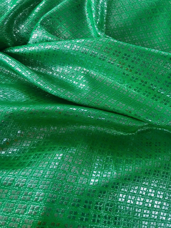 GREEN & SILVER DIAMOND METALLIC BLING BROCADE FABRIC CRAFT DRAPE TABLECLOTH 45' - Image 2 of 4