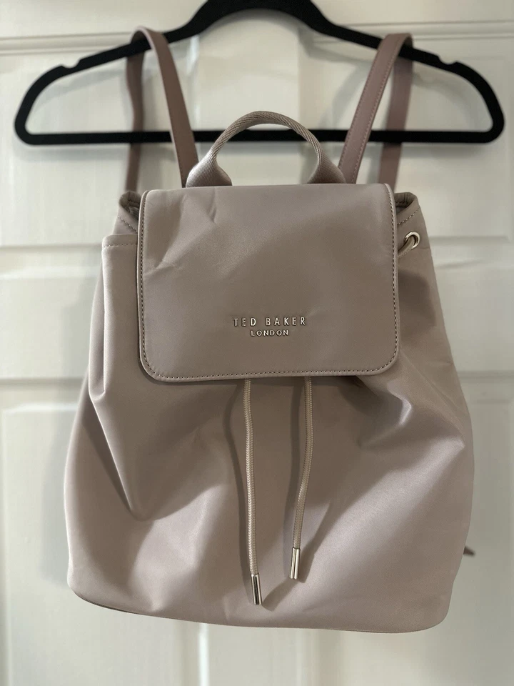 Ted Baker - NAAOMMI - Mochila de nailon con cordón - Rosa pálido Foto 2 de 4