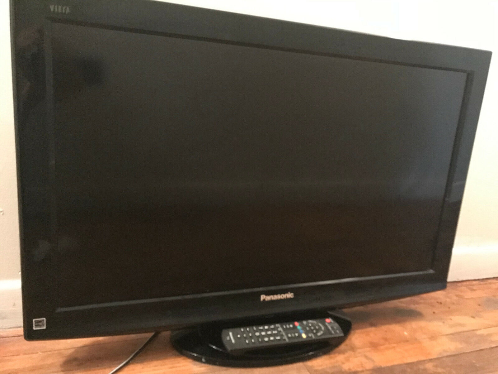 Uitlijnen Onleesbaar moordenaar Panasonic Viera 32" TV (TC-L32X1) With Remote | eBay