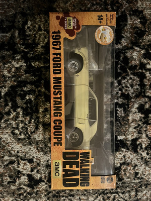 1967 Ford Mustang Coupe 12958 The Walking Dead Green Light 1:18 Scale