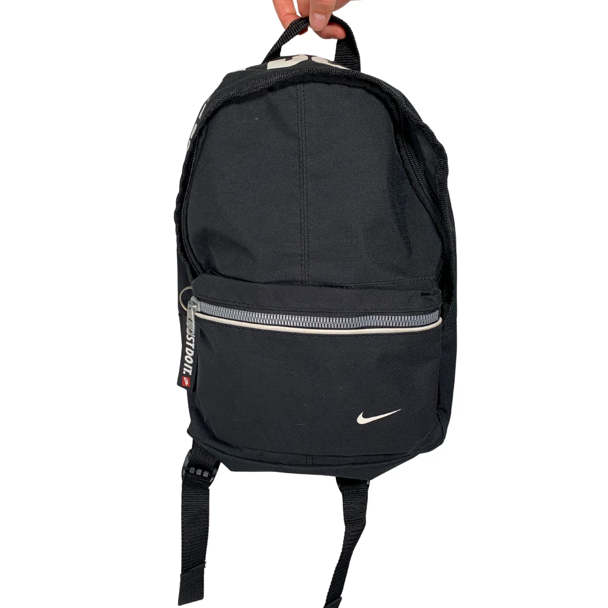 nike brasilia 7 xl backpack navy blue Medium – shopPLTW Girls Nike Black Backpacks. Color:Duo Sand this mini backpack provides HM9965-688