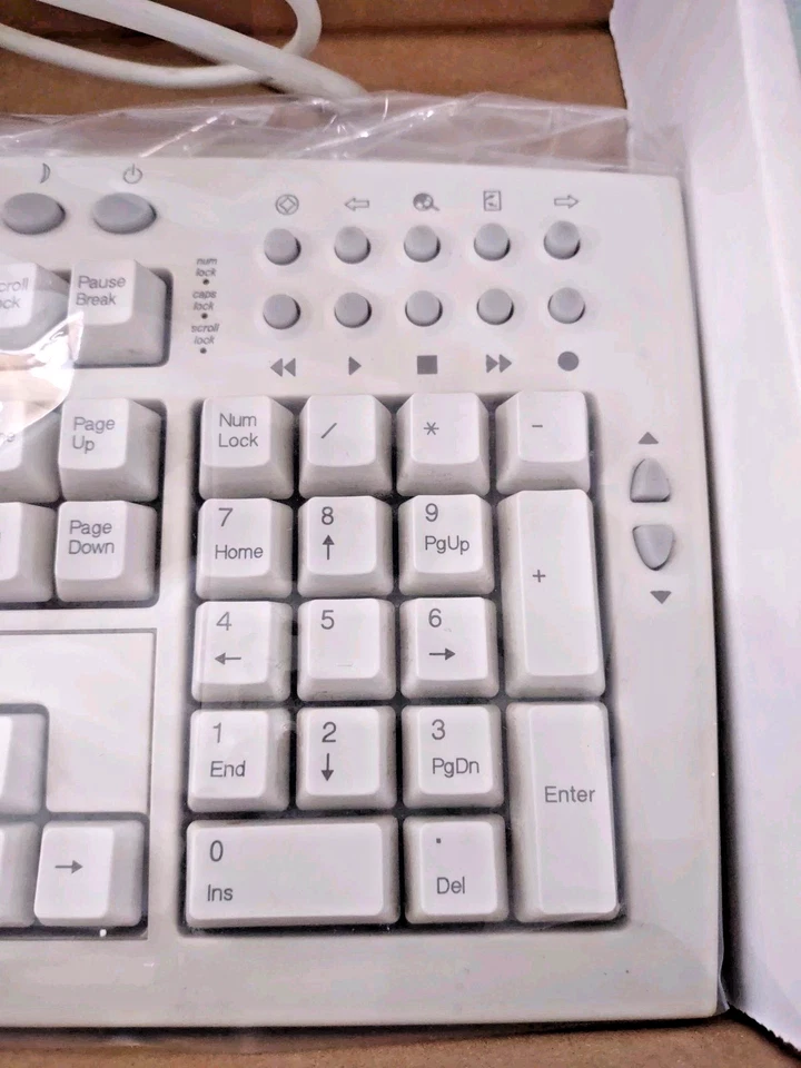 VINTAGE SCORPIUS 98N PLUS WINDOWS PS2 KEYBOARD FCC ID: F2Q4NE98 RM0-KBRK - Image 2 of 4