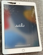 Apple iPad 6th Gen 9.7in 32GB WiFi Silver Tablet MR7G2LL/A - cracked screen
