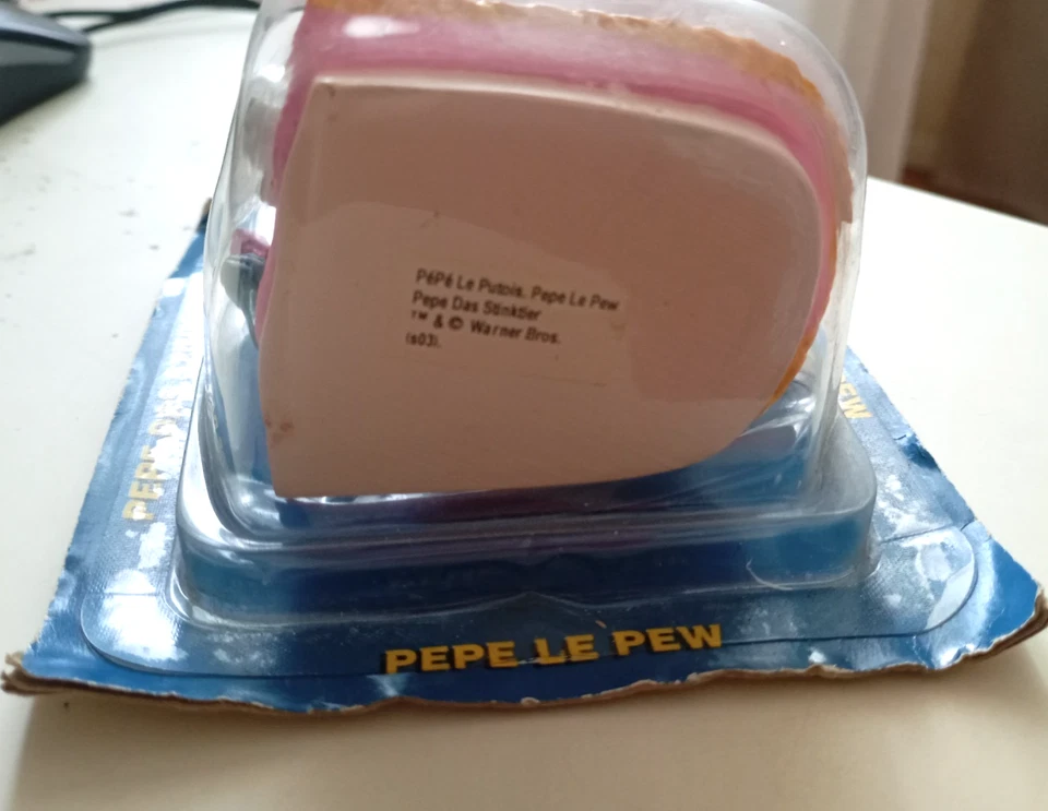 FIGURINE DE COLLECTION LOONEY TUNES PÉPÉ LE PUTOIS - Photo 3/4