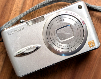 N MINT Panasonic LUMIX DMC-FX01 6MP Optical Zoom Digital Camera