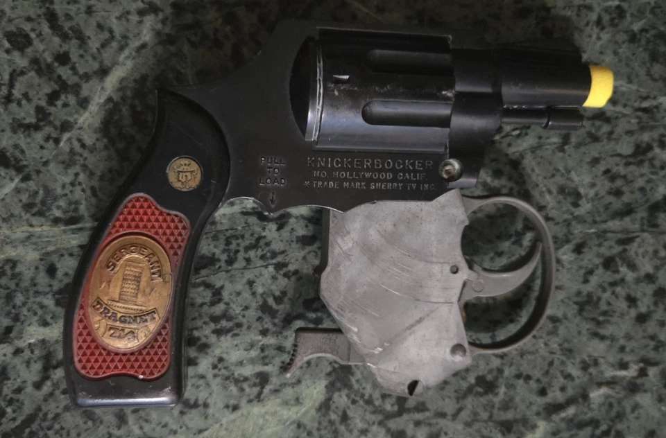 Pistola de tapa Knickerbocker Dragnet de colección Foto 4 de 4