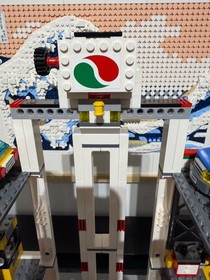 LEGO CITY (4207)  City Garage  Pre Owned Complete*