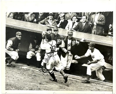 1943 BROOKLYN DODGERS MICKEY OWENS Type-1 Photo w/ Hand Signed Autograph