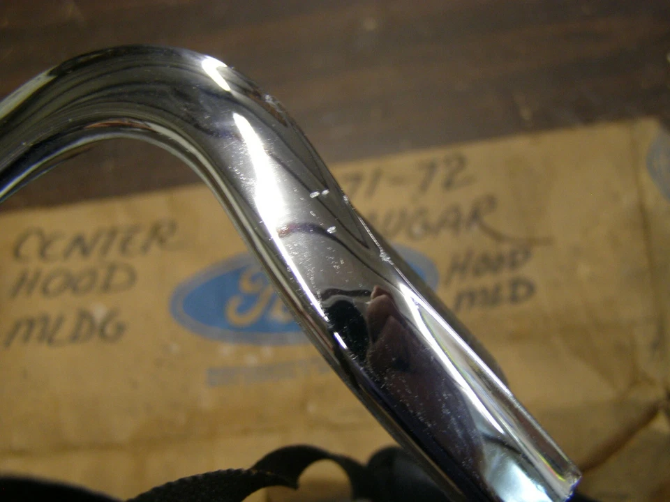 Nuevo de Lote Antiguo Ford 1971 1972 Mercury Cougar capó moldura moldura moldura Foto 4 de 4