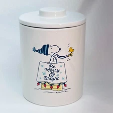 2022 Christmas Snoopy Woodstock Cookie Jar Dog House Snow 5.5"Dia x 7.5"H *READ*