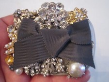 SIGNED DESIGNER CRYSTAL FAUX PEARL BELT BUCKLE - 4" X 3" - GW-2