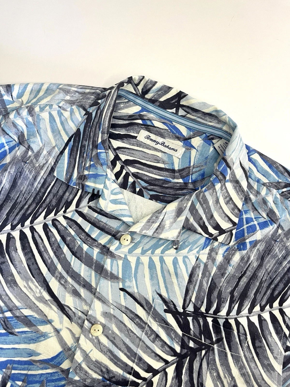 Tommy Bahama Hawaiian Shirt Button Down Floral Blue 100% Silk Men's Size M