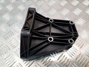 BMW 7 E65, E66, E67 Klimakompressorhalterung 7792202 3.00 Diesel 170kw 25124649