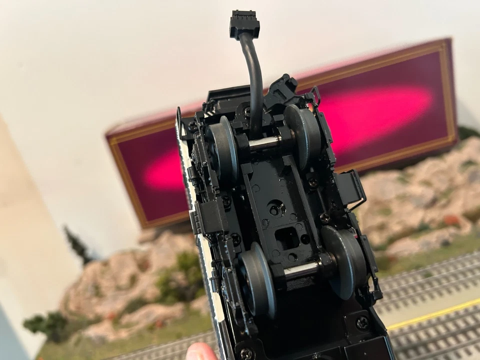 MTH 20-20044-3 Southern F-3B Nonpowered Engine - Image 3 of 4