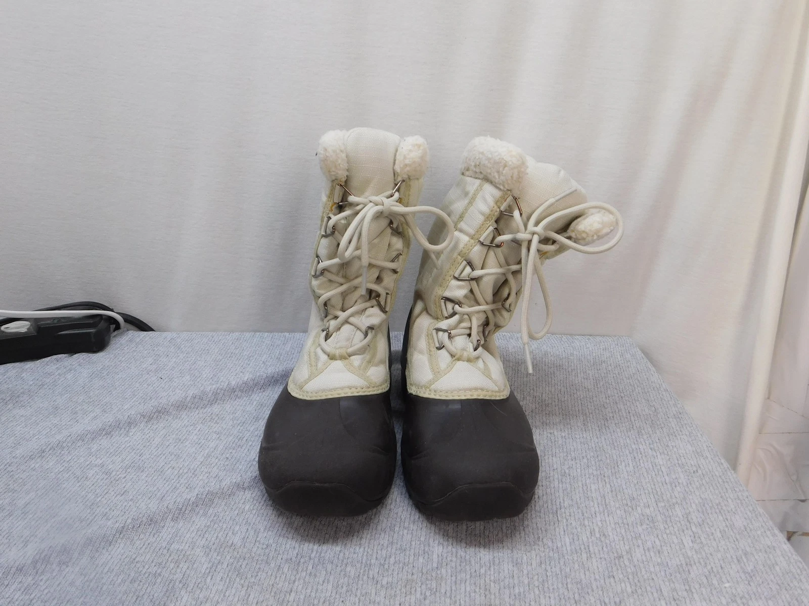 Sorel Snow Boots Womens Size 7.5 White Black Thinsulate Faux Fur NL436-105