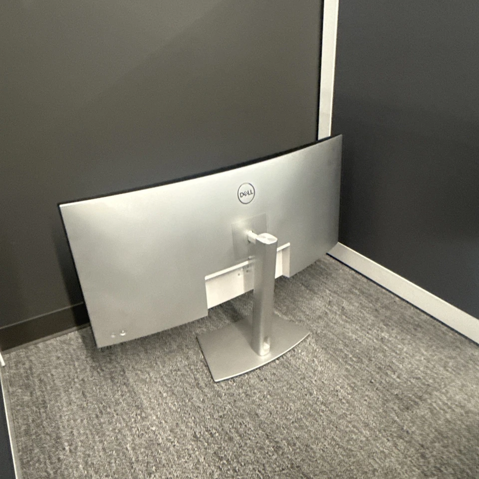 Dell UltraSharp U4025QW 39.7" 21:9 WUHD 120Hz Curved Thunderbolt Hub IPS Monitor - Image 4 of 4