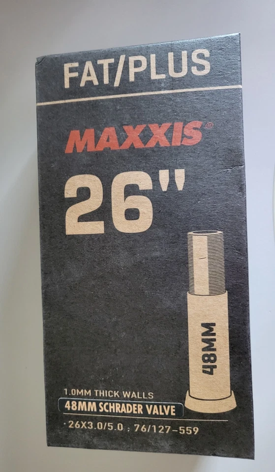 MAXXIS Chambre à air FAT/PLUS 26 x 3.0/5.0 Schrader 48 mm - Photo 1/1