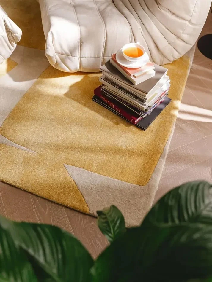 hand-tufted modern rug, crafted from a luxurious blend Green NZ Wool & Silk Rug - Image 2 of 2