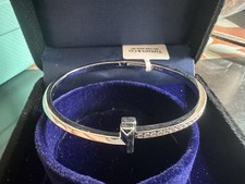 NewT1Narrow Diamond Hinged Bangle in white GoldTiifanyCoSize M