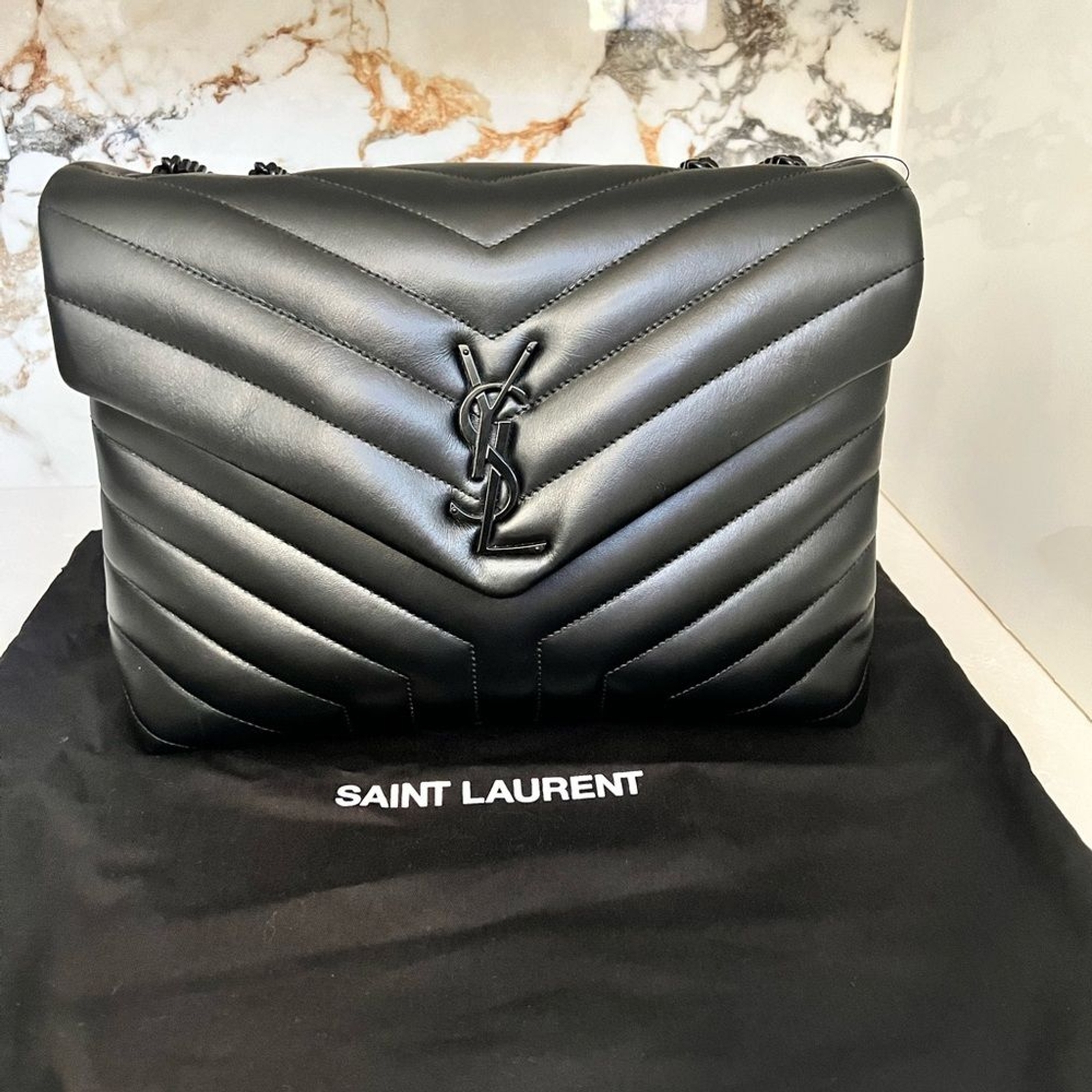 Nuova borsa a tracolla Saint Laurent Medium Loulou Materasso in pelle nera bella
