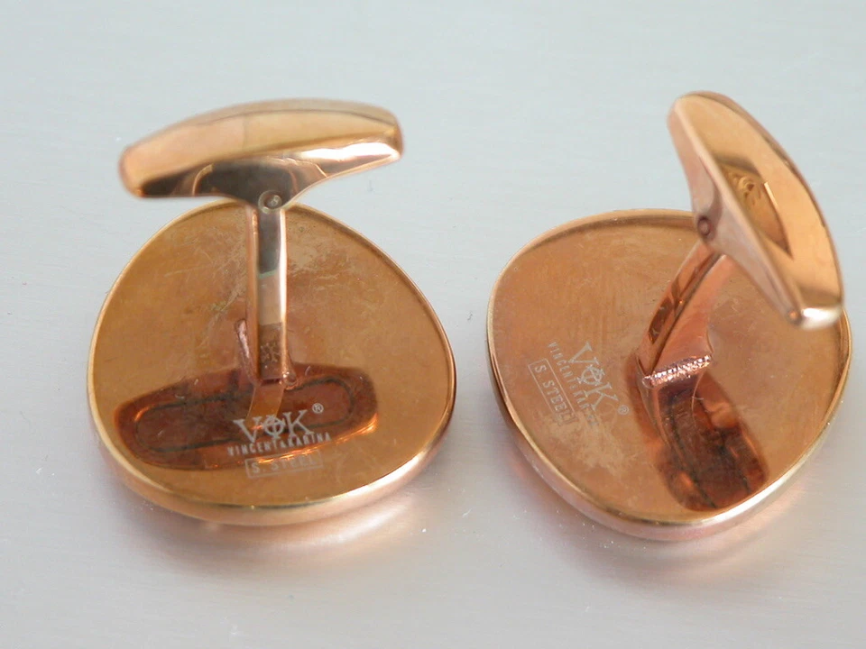 Abotoaduras VINCENT & KARINA aço tom cobre carvão Lucite Liverpool - Imagem 3 de 4