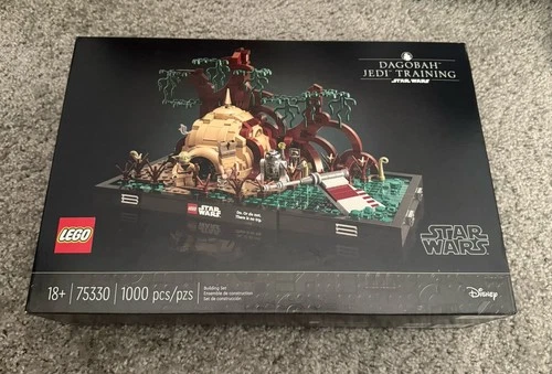 LEGO Star Wars: Dagobah Jedi Training Diorama (75330) - Brand New Sealed