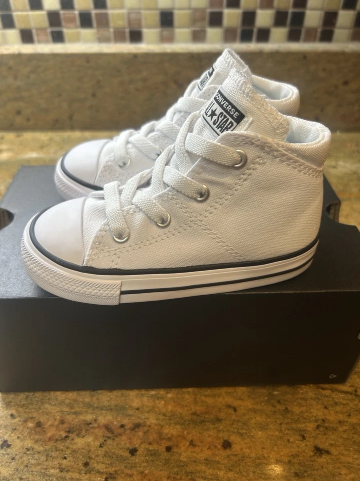 Top alto Converse Infant talla 6 Chuck Taylor Foto 2 de 4