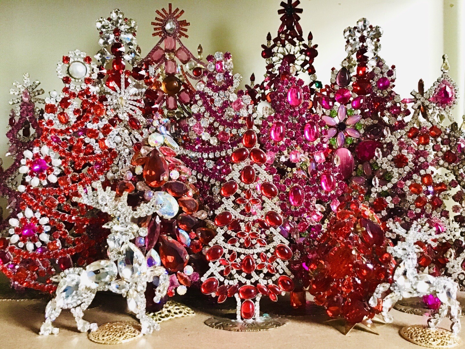 RHINESTONE XMAS TREE STAND VINTAGE ESTATE JEWELLERY ANTIQUE JEWELRY