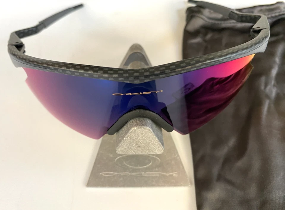 Óculos de sol Oakley novo aquecedor de fibra de carbono armação M com lente irídio vermelha 06-532 estado perfeito - Imagem 2 de 4
