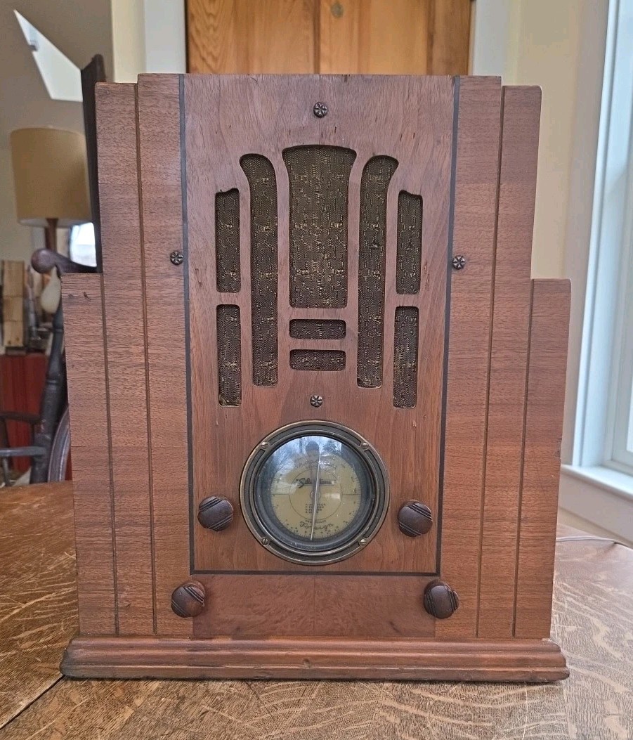 HTF Vtg Silvertone Model 1809A AM/SW Skyscraper Tombstone Radio