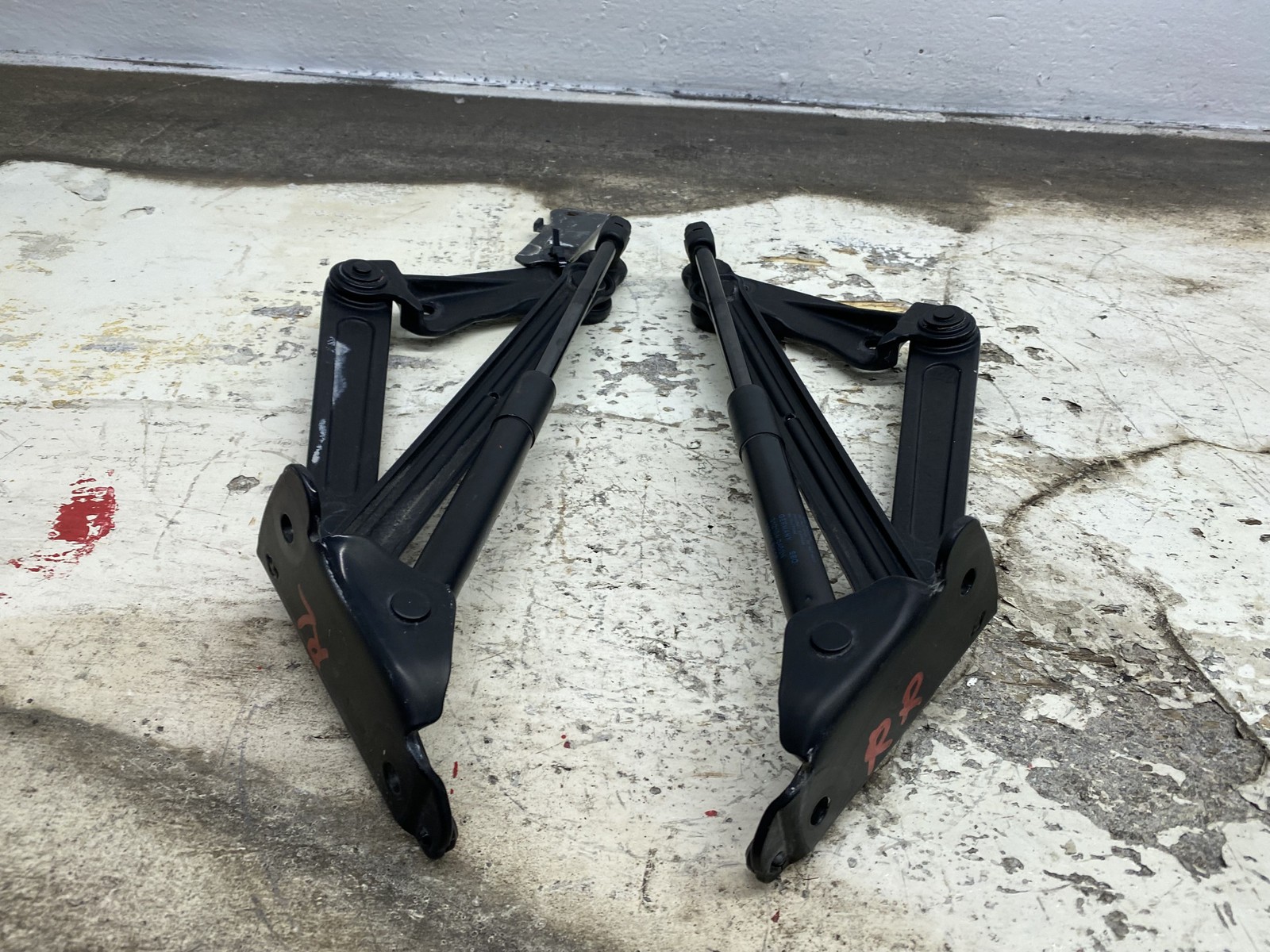 2010-2020 BENTLEY MULSANNE REAR LEFT RIGHT DECKLID HINGES W/ SUPPORT SHOCK SET