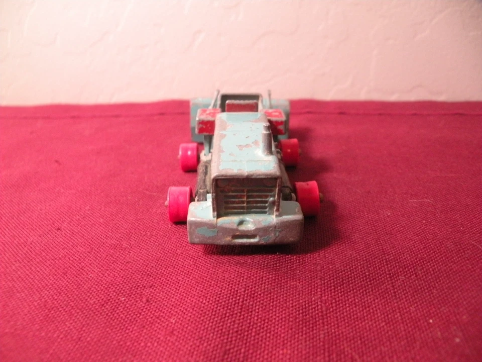 1960s Matchbox LESNEY KING SIZE K10 Aveling Barford Tractor Shovel 10 RED HUBS - Image 4 of 4