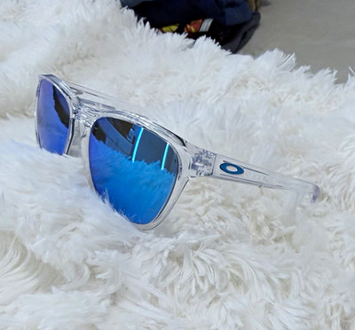 Oakley Manorburn OO9479-0656 Sunglasses Polished Clear, PRIZM Sapphire Lens