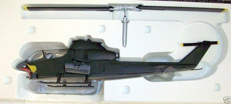 CORGI 1/48 - US51202 AH-1G HUEY COBRA ATTACK HELICOPTER USMC - Image 2 of 2