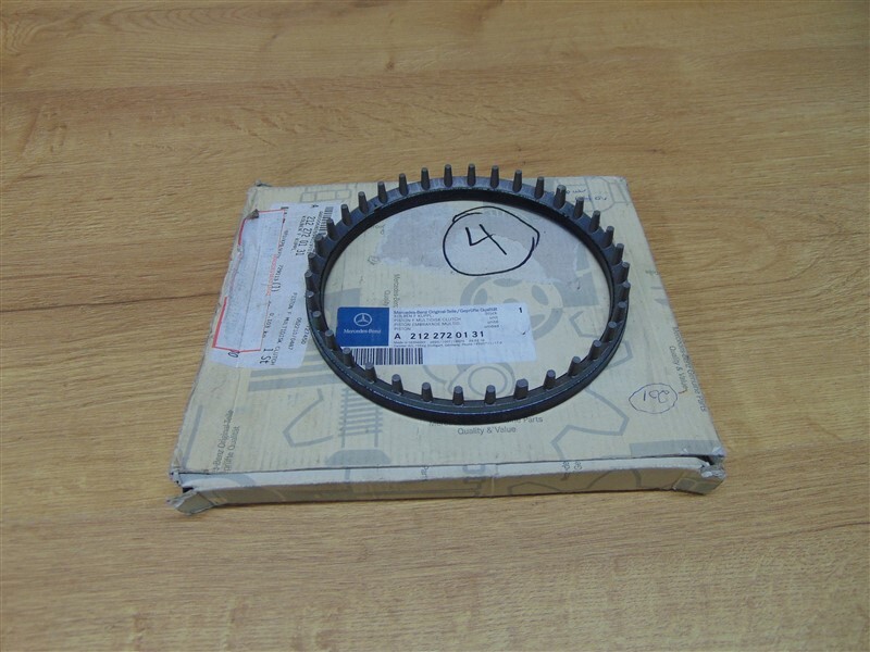 Brand New Hydraulic Clutch Piston Genuine Mercedes - A2122720131 