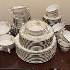 Meito China Elegant Hand Painted 7-Piece Service for 8 Japan 