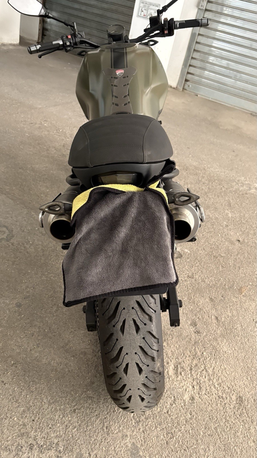 Ducati Monster 750 foto 6