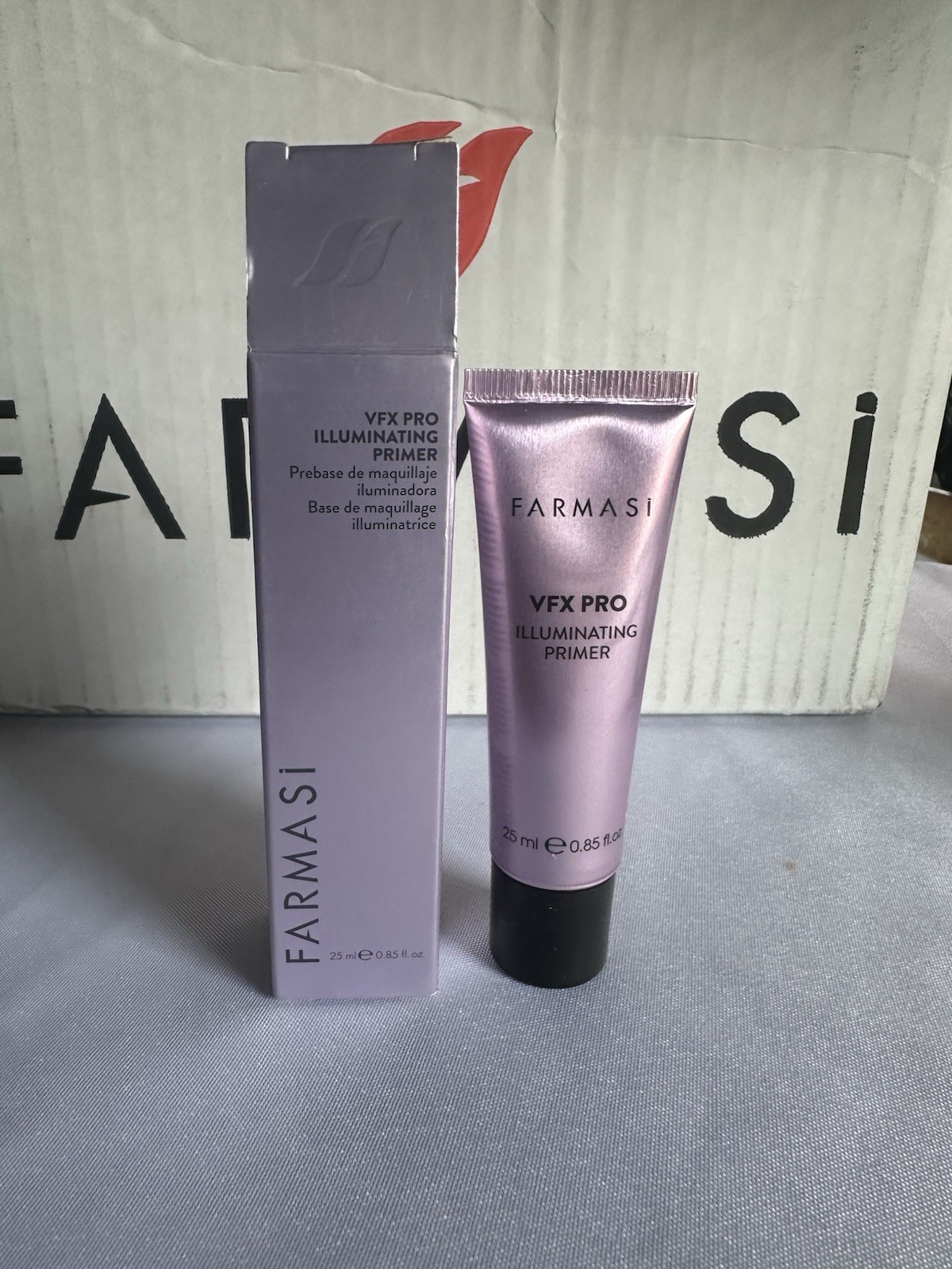 Farmasi VFX Pro Illuminating Smooths away fine line and pores by blurring  Them