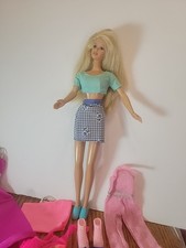 Barbie Vintage With 7 Outfits And 4 Shoes Sunglasses Head Phone