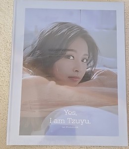 K-POP・アジア Yes, I am Tzuyu 쯔위(TZUYU) - YES I AM TZUYU. / 1ST PHOTOBOOK [Blue Ver.] | MusicKorea