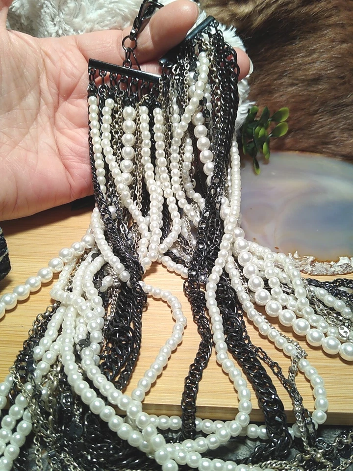 珠片品牌多股人造珍珠黑色和银色链厚项链 — 第 2/4 张图片