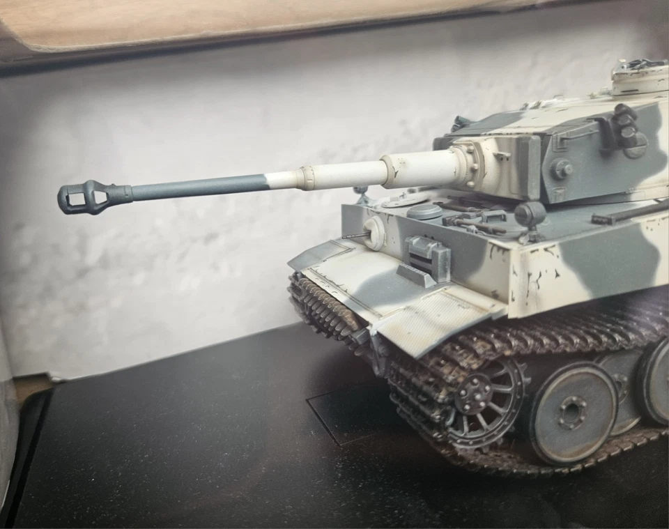 DRAGON ARMOR TIGER I TANQUE PRODUCCIÓN INICIAL INVIERNO CAMUFLAJE ESCALA 1:35 SIN USAR, EN CAJA Foto 4 de 4