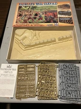 ESCI 1/72nd scale plastic set #P-507 Hadrian's Wall Playset