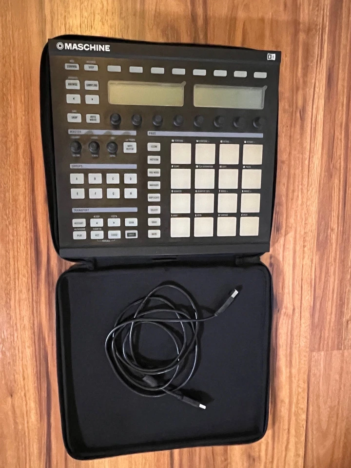 Native Instruments Maschine MK1 + Lizenzen + Nylon-Sleeve - Bild 2 von 4