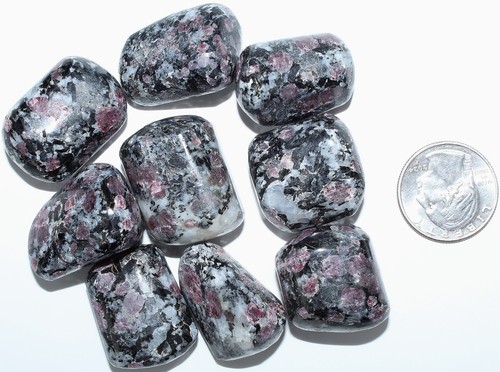 Espinela AAA Tanzania en matriz / 9 piezas / 6,90 oz (195,61 gr) 3533 - Imagen 4 de 6