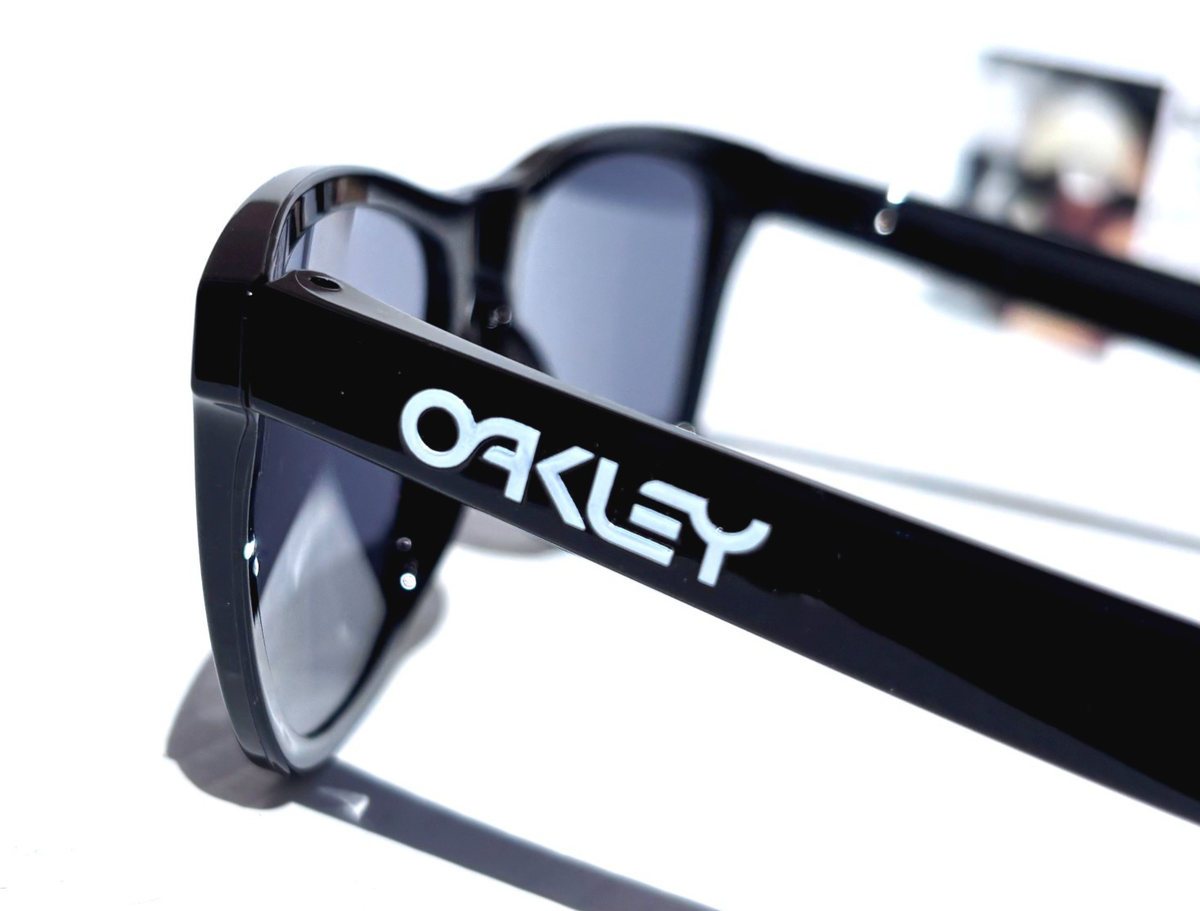 NEW Oakley Frogskins Shiny Black Frame Grey Iridium Lens Sunglass 