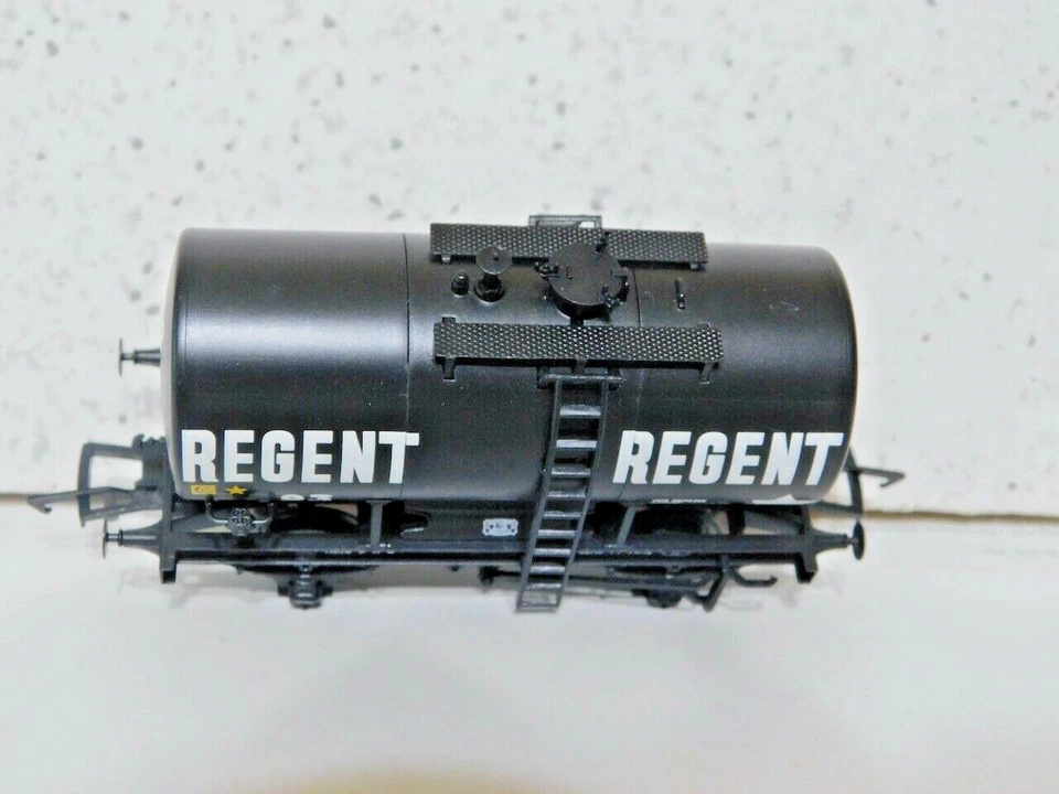 Bachmann Branch Line 38-780 14T Anchor Mounted Tank Wagon Regent Oil NIB - Image 4 of 4