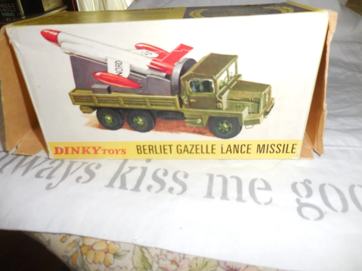 Dinky Toys militaires, berliet, Daimler, jeep